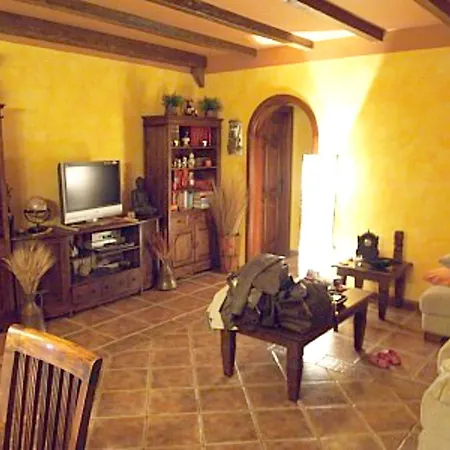 Granadilla House: 5-bedroom Retreat With Pool & Jacuzzi Hébergement de vacances *