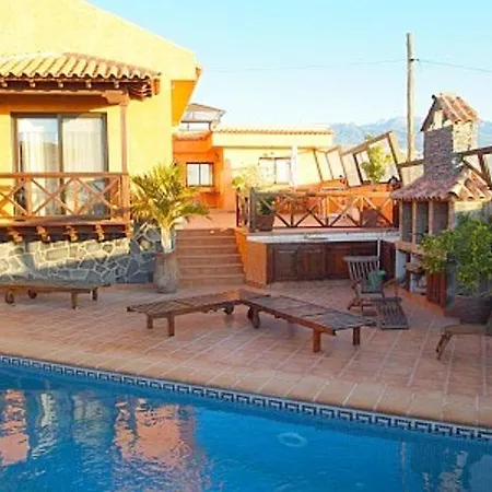 Holiday home Granadilla House: 5-bedroom Retreat With Pool & Jacuzzi