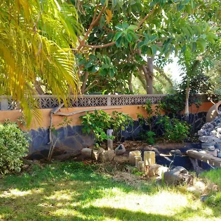 5 Bedrooms House With Private Pool Jacuzzi And Enclosed Garden At Granadilla 1 Km Away From The 格拉纳迪利亚-德阿沃纳